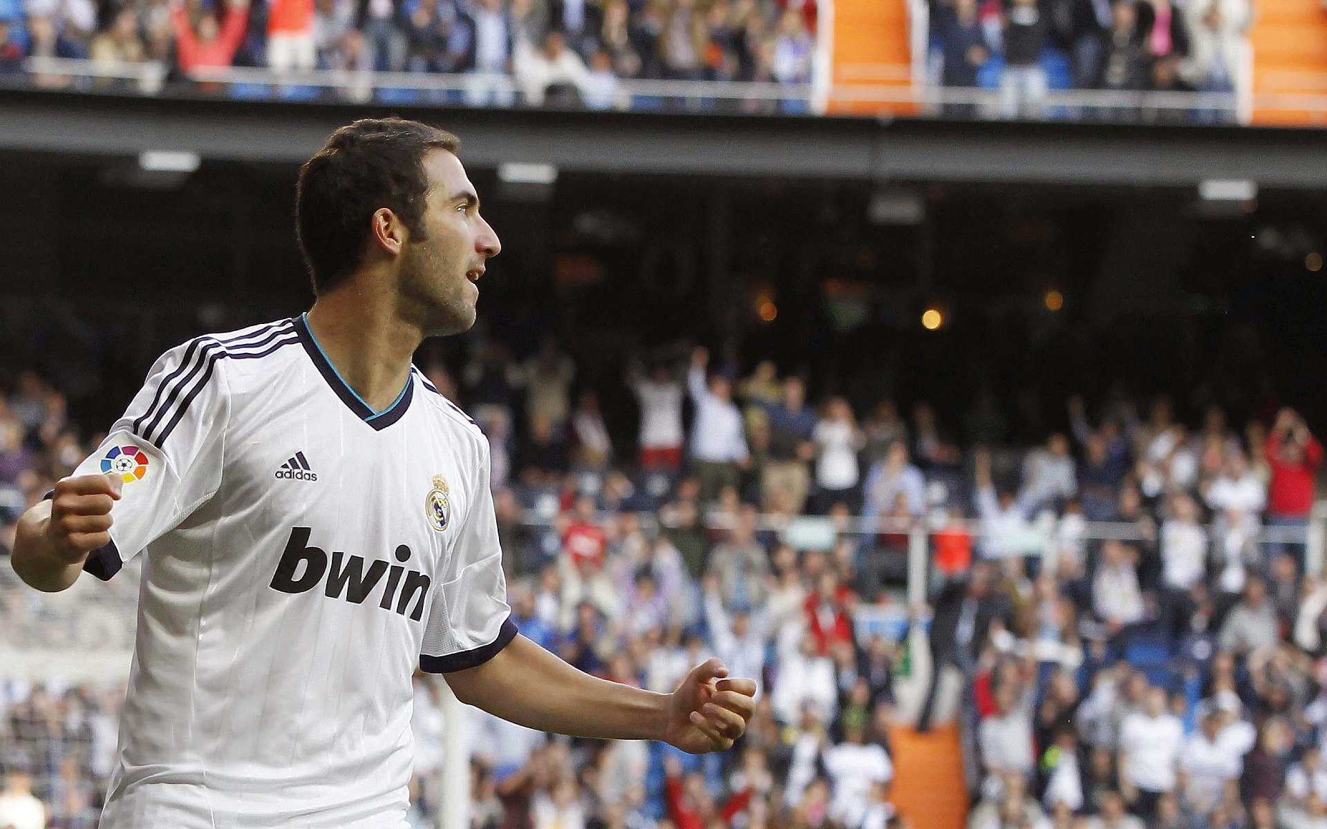 开云体育官方网站-格列兹曼展现巨星价值，卡塔尔压哨击败尼日利亚，一场足球与地缘的无声博弈