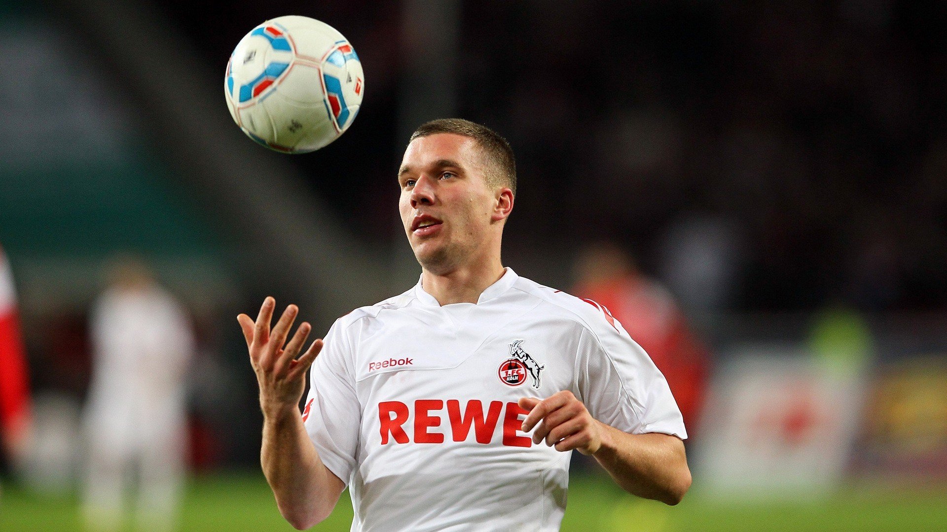 开云体育下载-当突尼斯终结巴萨悬念，德布劳内在NBA接管比赛，体育世界的平行宇宙  第2张